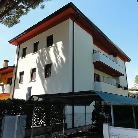 Flora Apartman