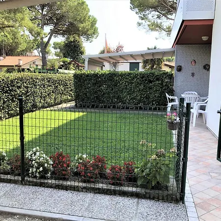 Flora Apartman
