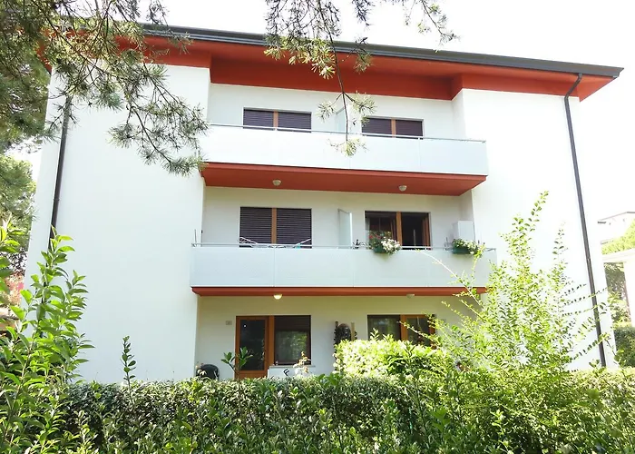 Flora アパート *